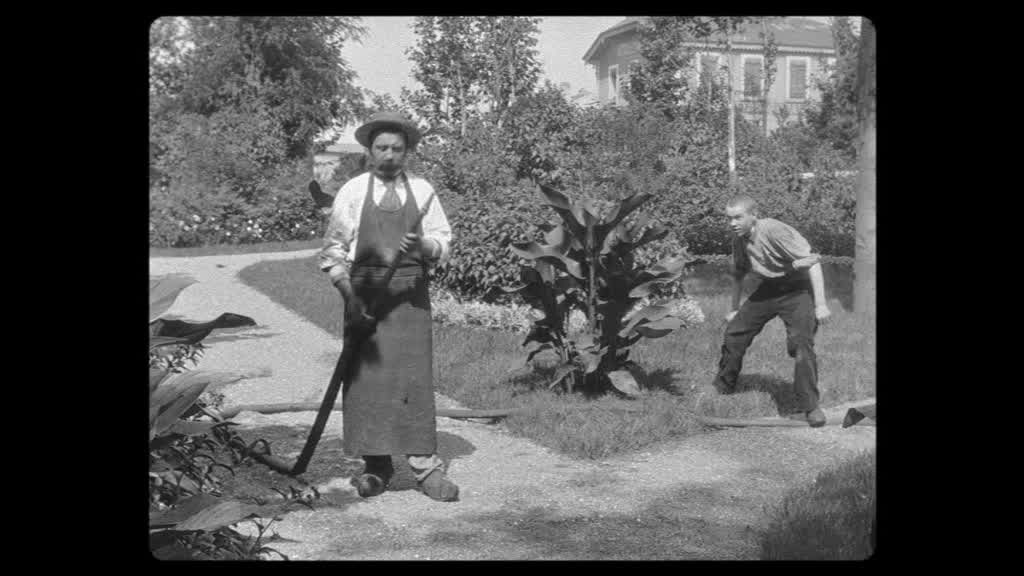 Risultati immagini per l'arroseur arrosè film 1895