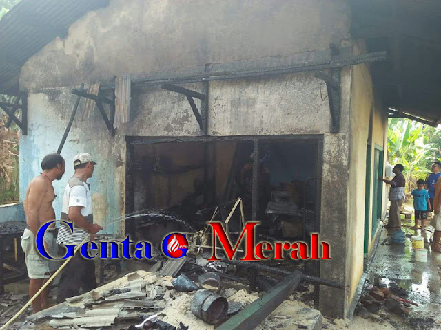 Kios Terbakar Gara-gara Bocah Bermian Korek Api, Kios Bensin Rudi Ludes Terbakar