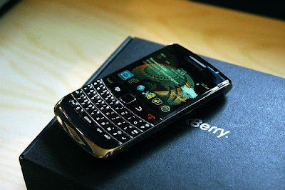 BlackBerry Onyx 2 Review and Specs