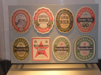 Etiquetas de la cerveza Heineken, en el Museo de Heineken en Amsterdam