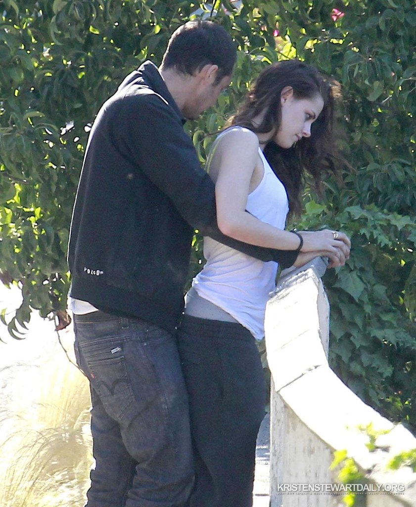 Kristen Stewart Adulterers Sexual Liaison With Rupert Sanders Kissing And Dry Humping Her In
