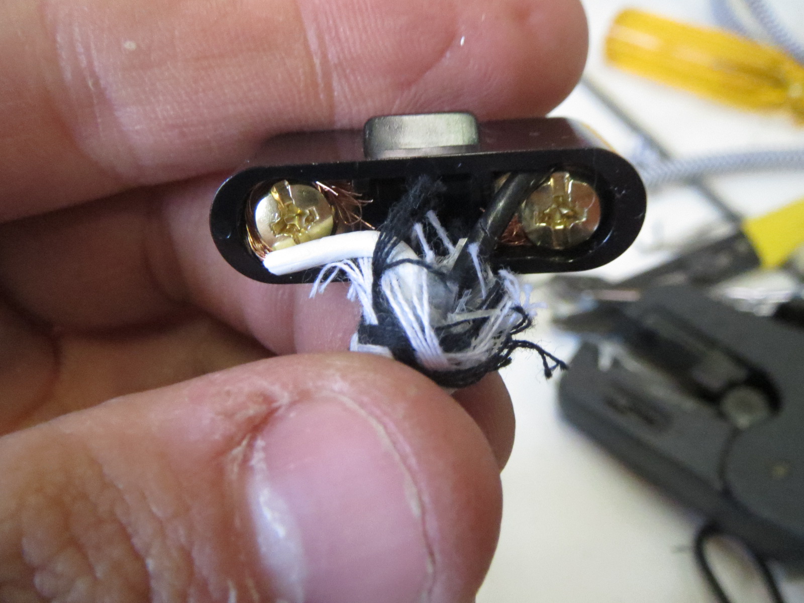 How To Replace A Lamp Cord And Plug