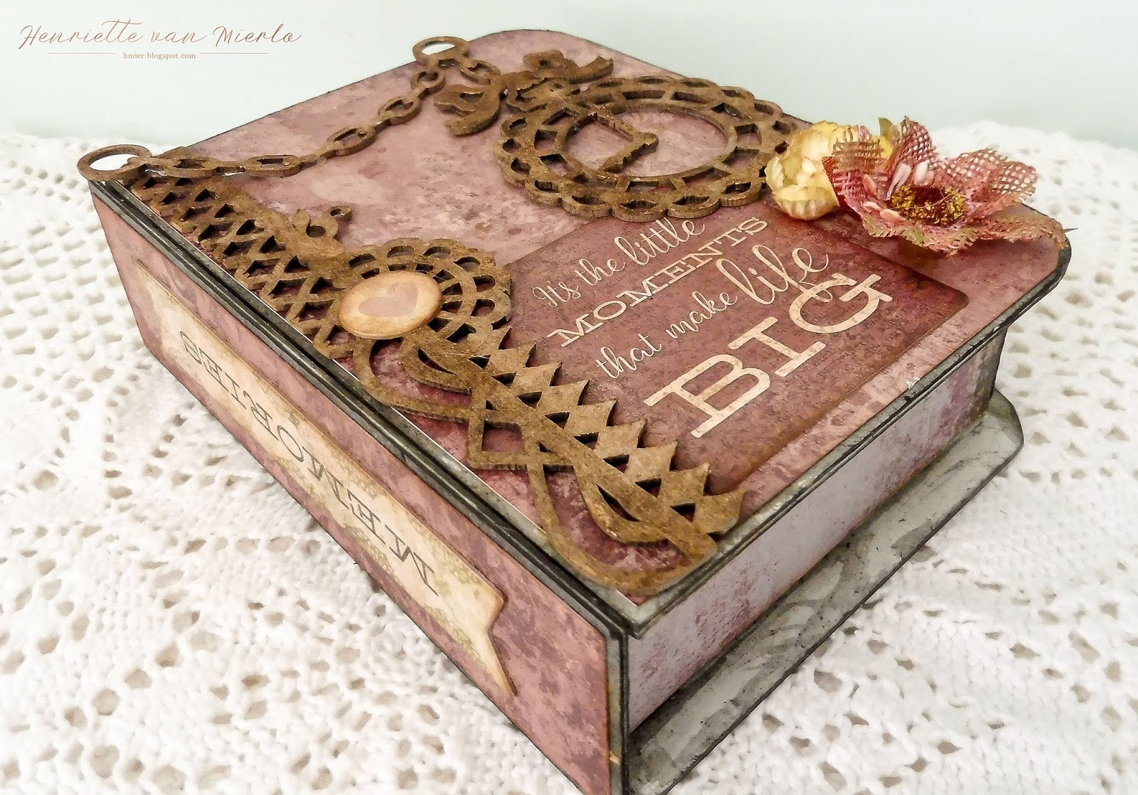 Secret book box with Blue Fern Studios Remnants collection Henriëtte