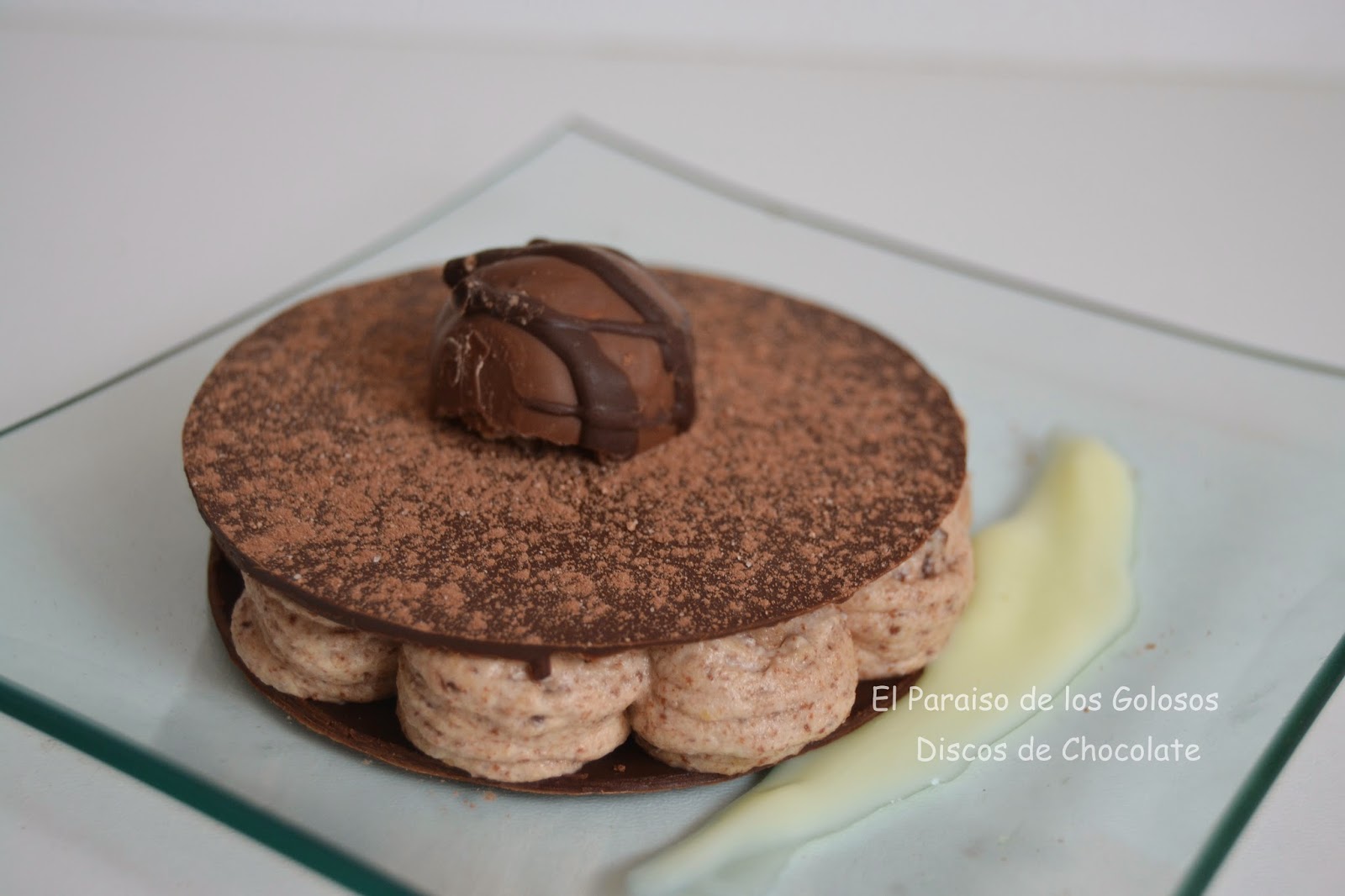 Discos De Chocolate Con Mousse De Castañas
