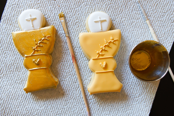 decorate first communion cookies, host and chalice