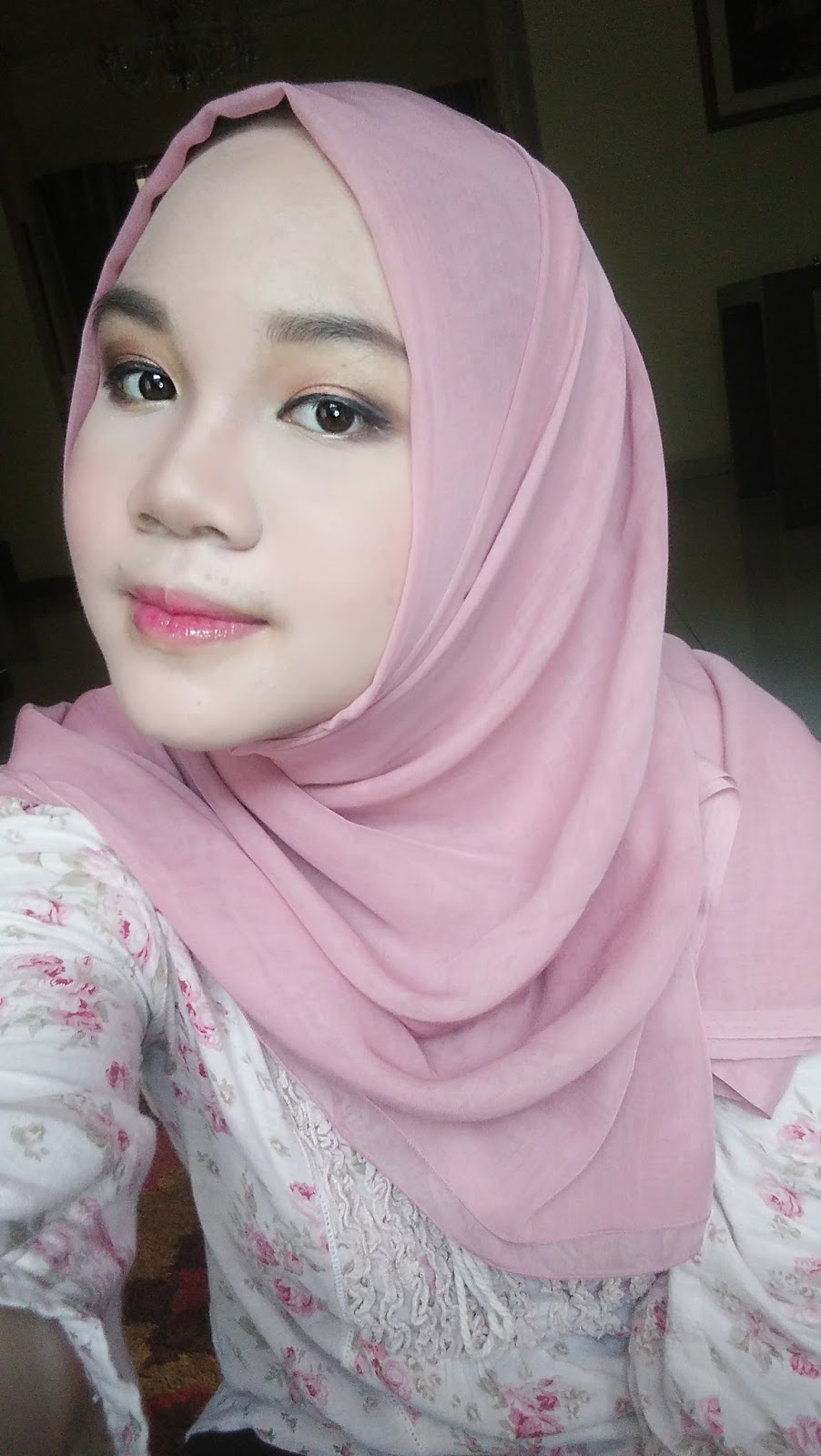Discover Beauty With Putri One Brand Make Up Tutorial Product