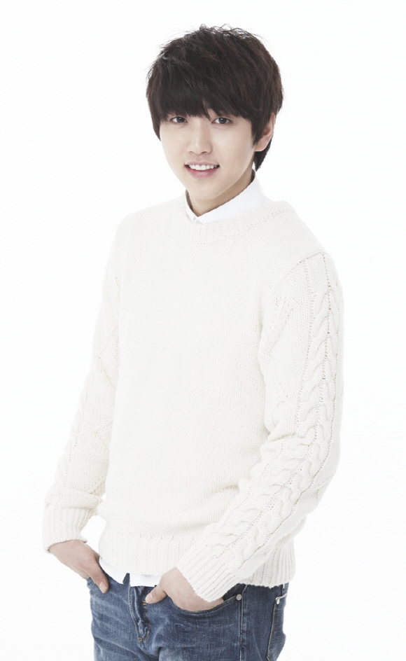 B1A4’s Sandeul recovering from knee injury | Daily K Pop News