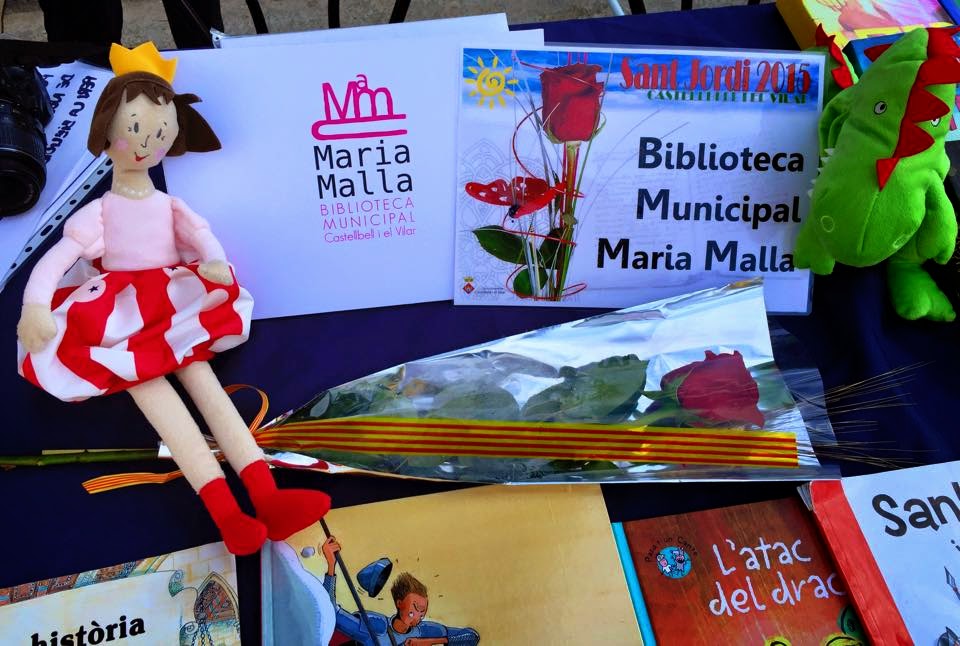 La Biblioteca Municipal Maria Malla participa a la Diada de Sant Jordi 2015