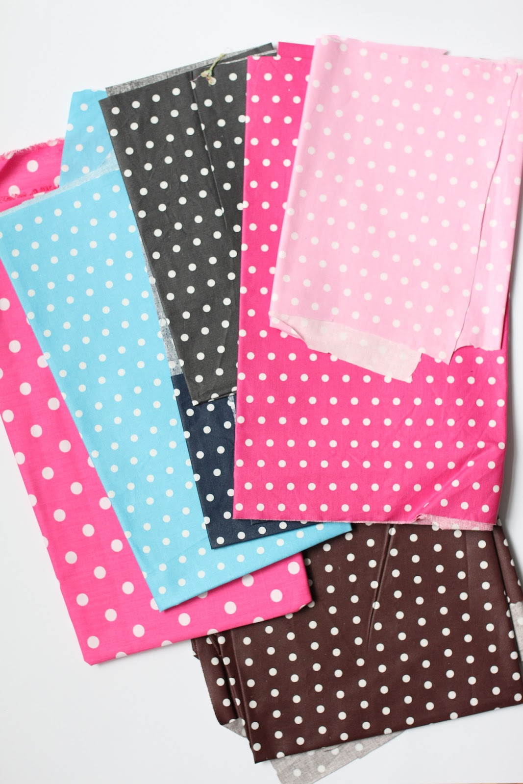 Pechundschwefel - Flohmarkt: Stoffflohmarkt - Der Schrank muss leer werden