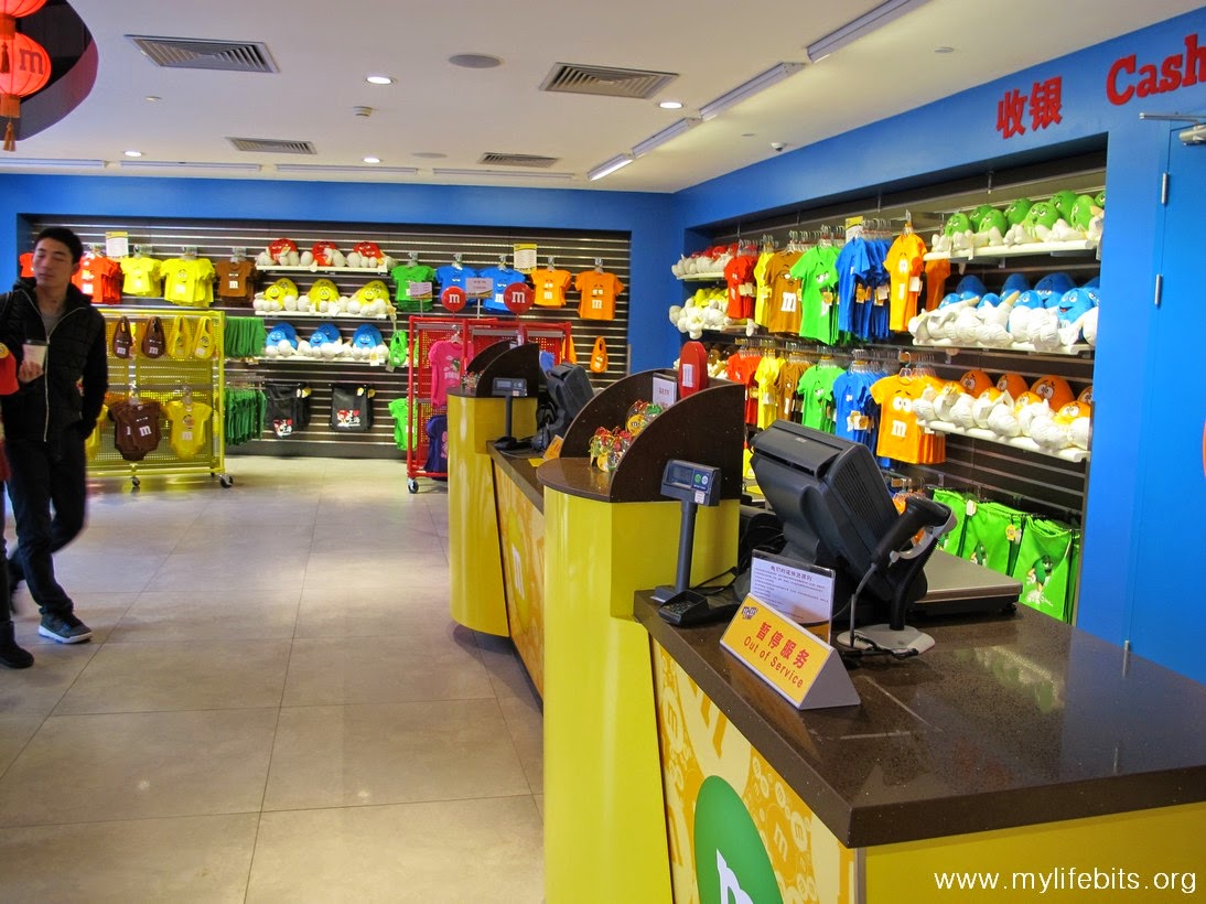 「對了，去上海吧！」Yes，Go Shanghai！「好了，到大陸工作吧！」 m&m's world shanghai 南京東路m&m巧克力