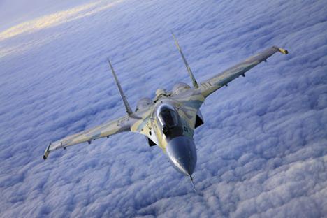 Benarkah Su-27 Lampaui Pesawat Siluman Terbaru AS ?