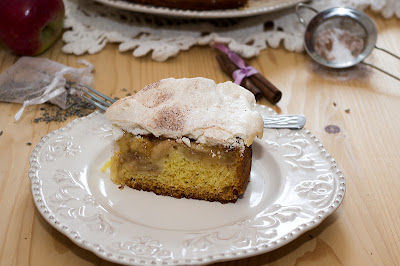 Tarta cu mere coapte si lavanda