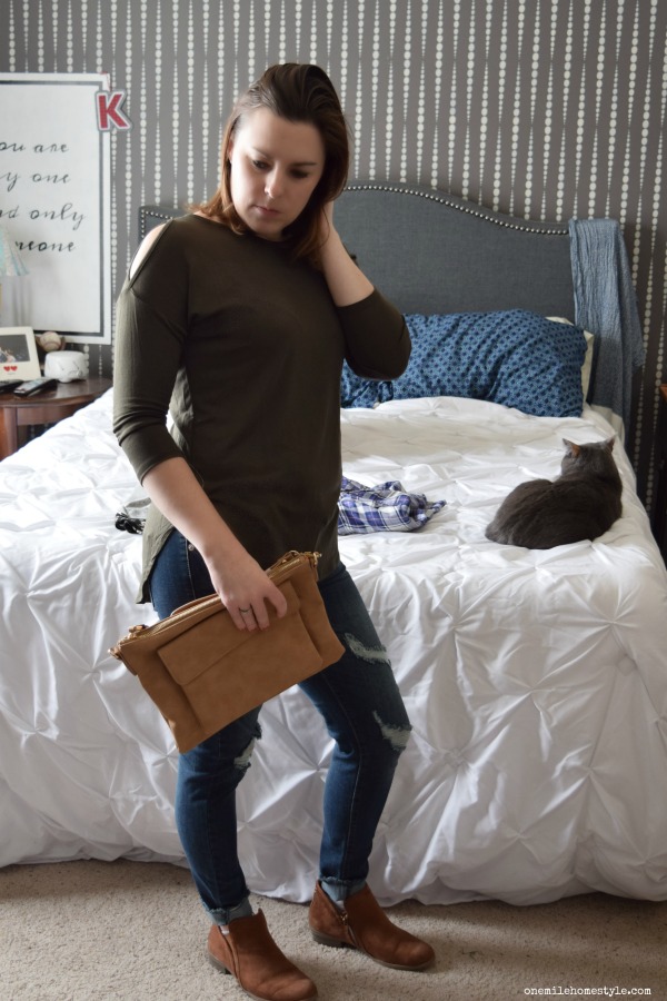 Stitch Fix Review #1 - Olive green cold shoulder top with distressed frayed hem skinny jeans and tan crossbody bag