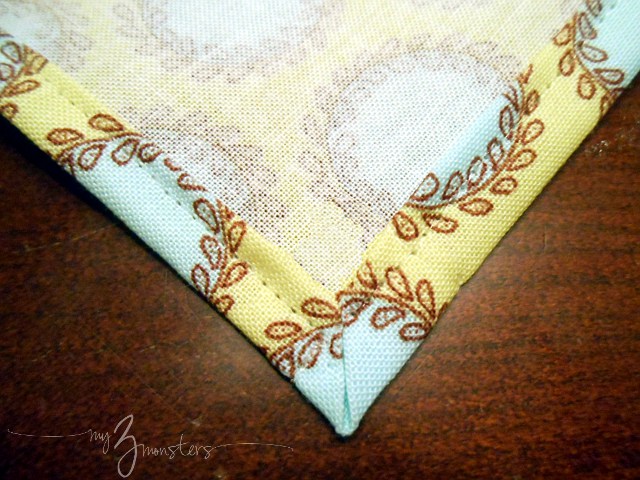Sewing Mitered Corners Tutorial diy cloth napkins, how to make cloth napkins, sewing napkins, homemade napkin ring ideas, how to sew mitered corners