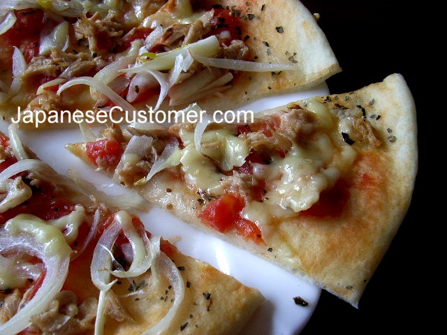 Home made pizza in Japan Copyright 2007