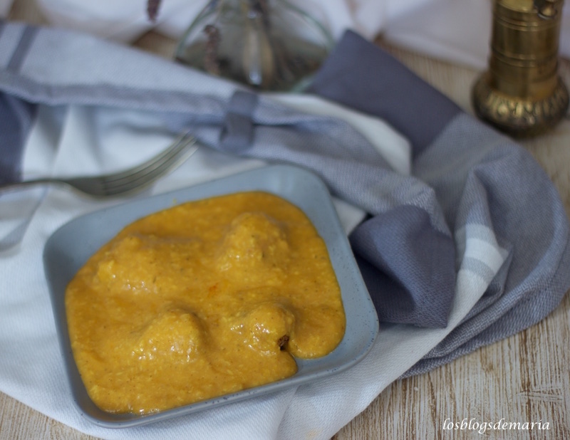 Crujiente de pollo con salsa Korma Indian Style Curry Sauce