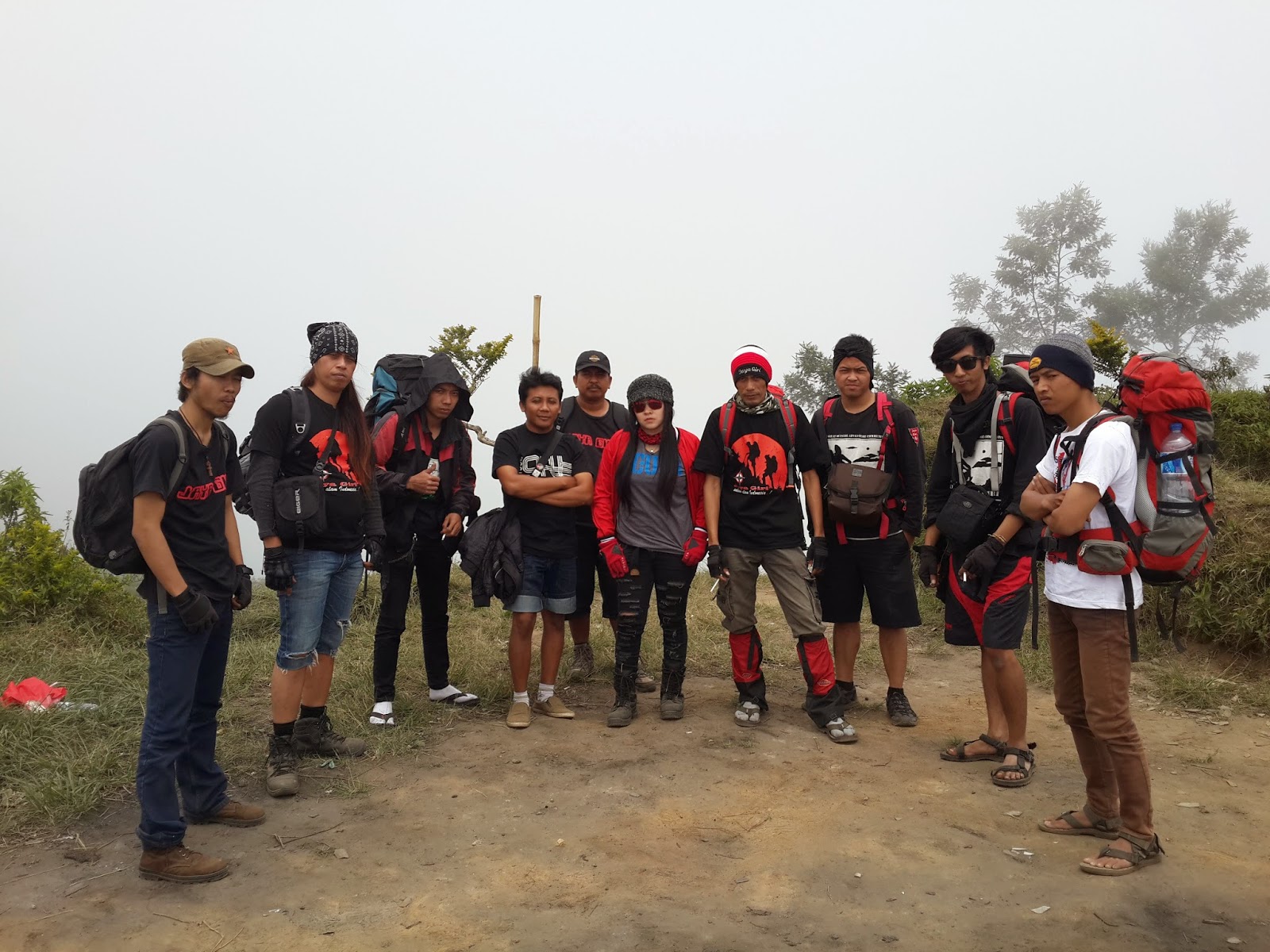 Jaya Giri salam alam Indonesia PENDAKIAN GUNUNG ANDONG Jaya Giri salam alam Indonesia PENDAKIAN GUNUNG ANDONG
