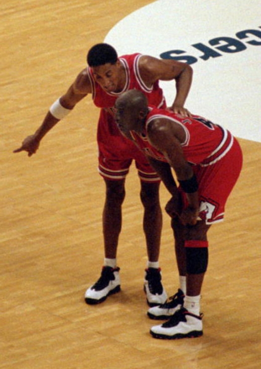 michael jordan wearing low tops