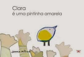 Clara é uma pintinha amarela