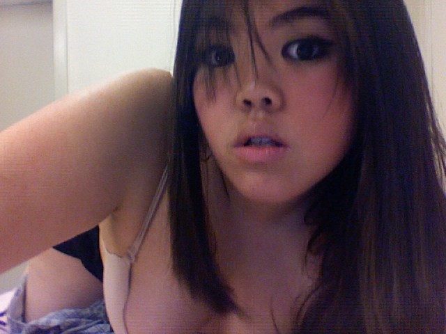 Chubby Filipina Girl Shows Her Huge Boobs And Dark Nipple 12pix