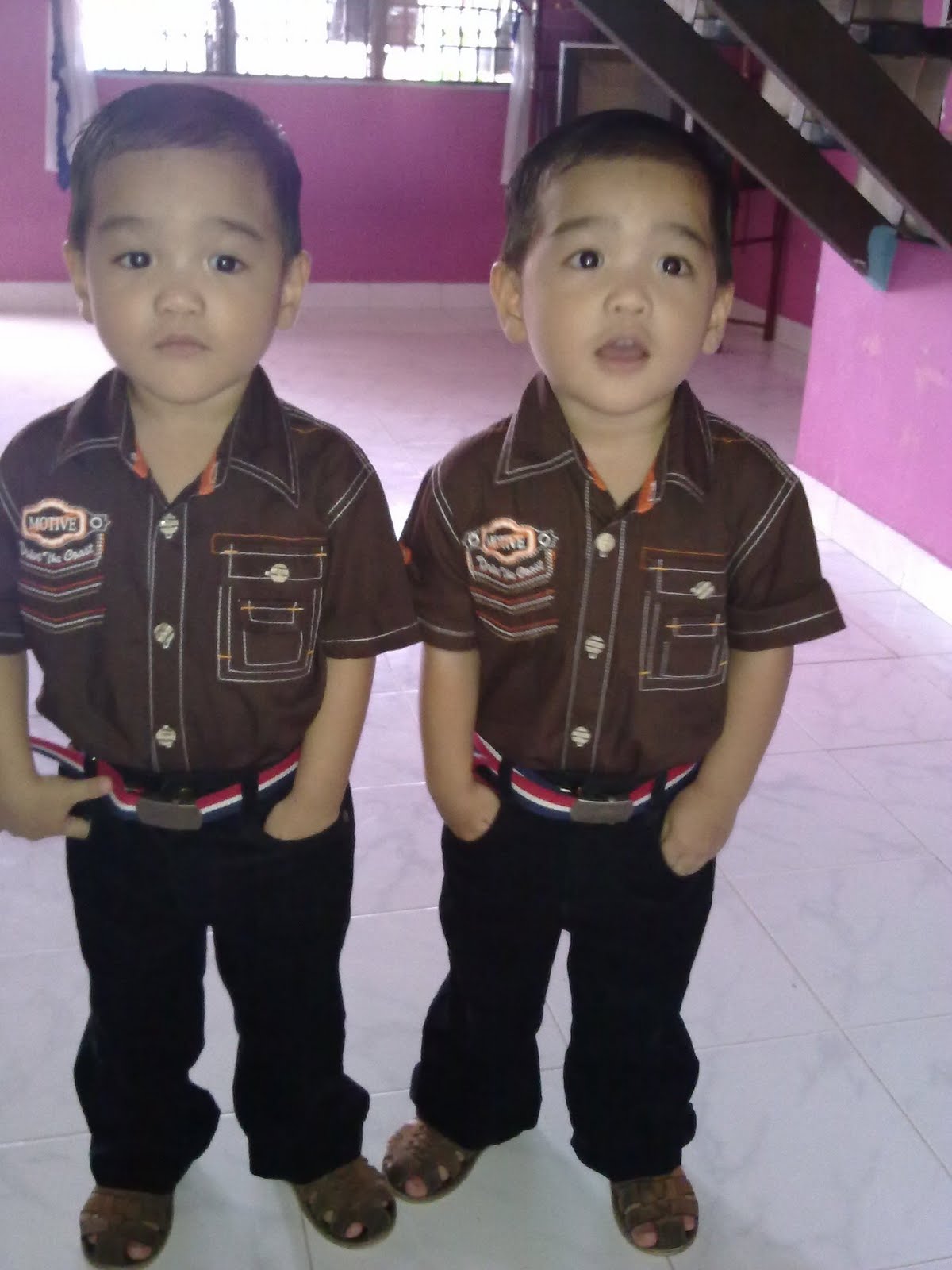 foto anak kembar yang lucu terbaru display picture update foto anak kembar yang lucu terbaru display picture update
