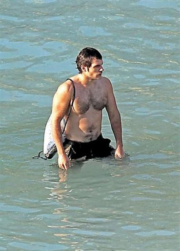 Henry Cavill News: Trapped On A Secluded Island? Henry Cavill Is Your Man!