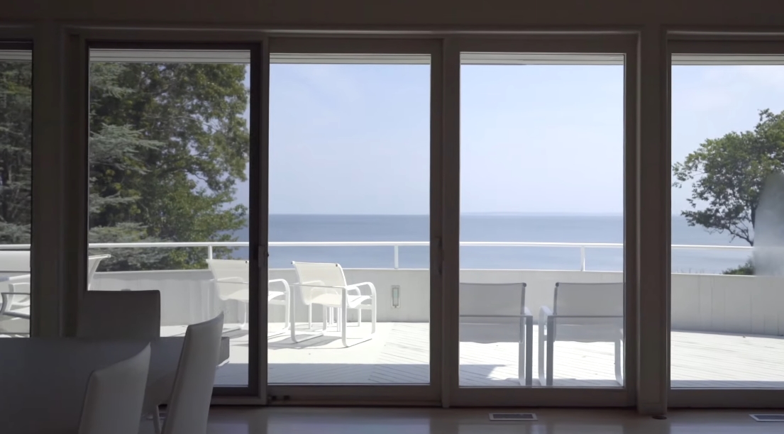 Tour 28 Hedges Banks Dr, East Hampton vs. 25 Interior Design Photos