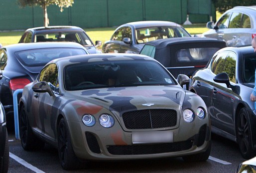 mario-balotelli-camouflage-bentley-continental-gt-3.jpg