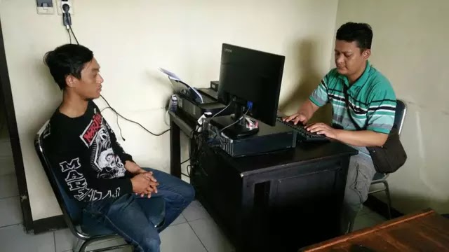 Sedih... Air Mata Ayah Berurai Usai Jebloskan Anak Durhaka ini ke Penjara Sedih... Air Mata Ayah Berurai Usai Jebloskan Anak Durhaka ini ke Penjara