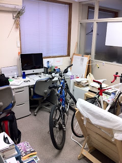 事務所に自転車を２台室内保管すると居場所がない