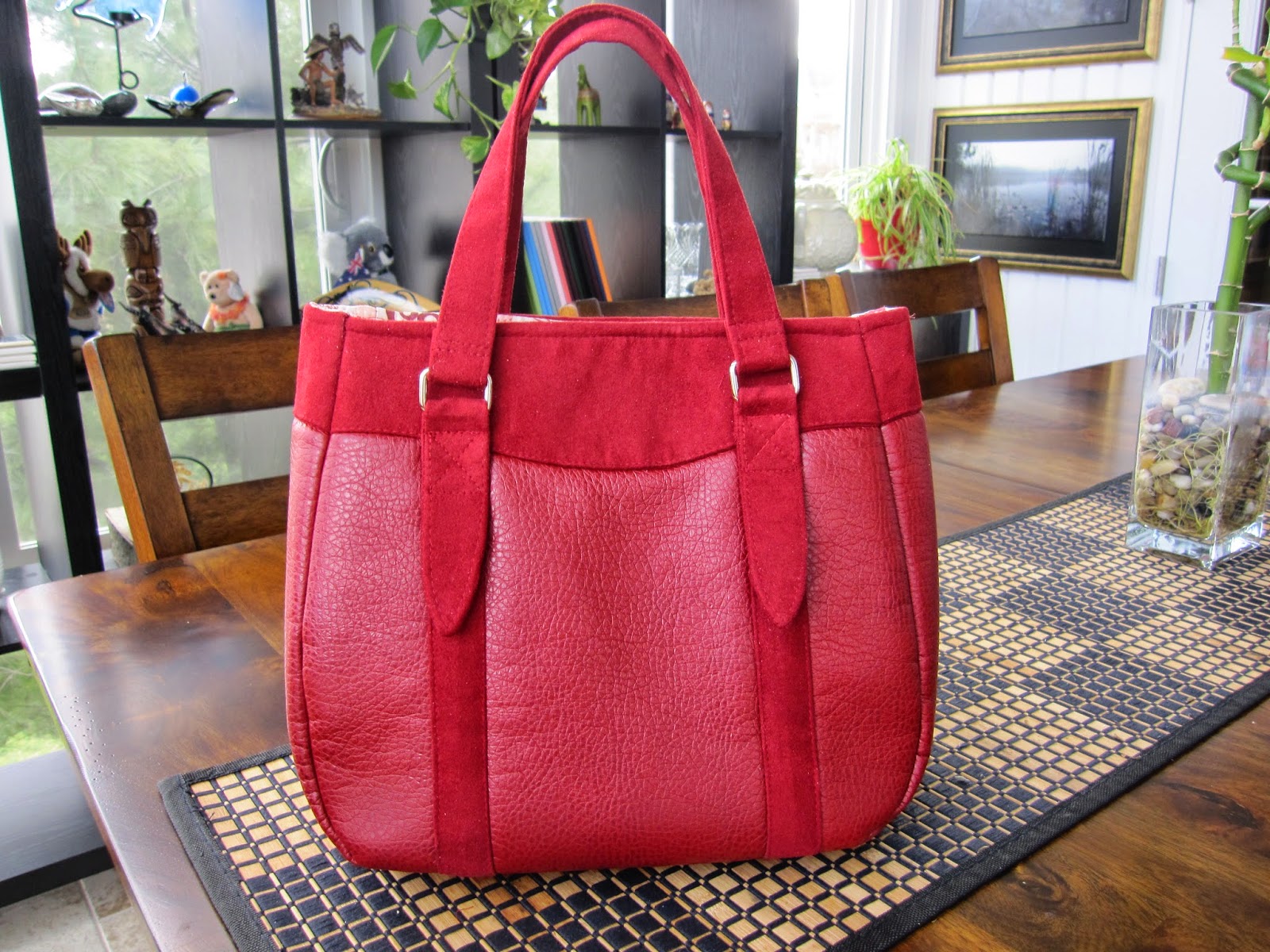 shades of BOLD : Faux Leather and Suede Evelyn Bag from Swoon Patterns