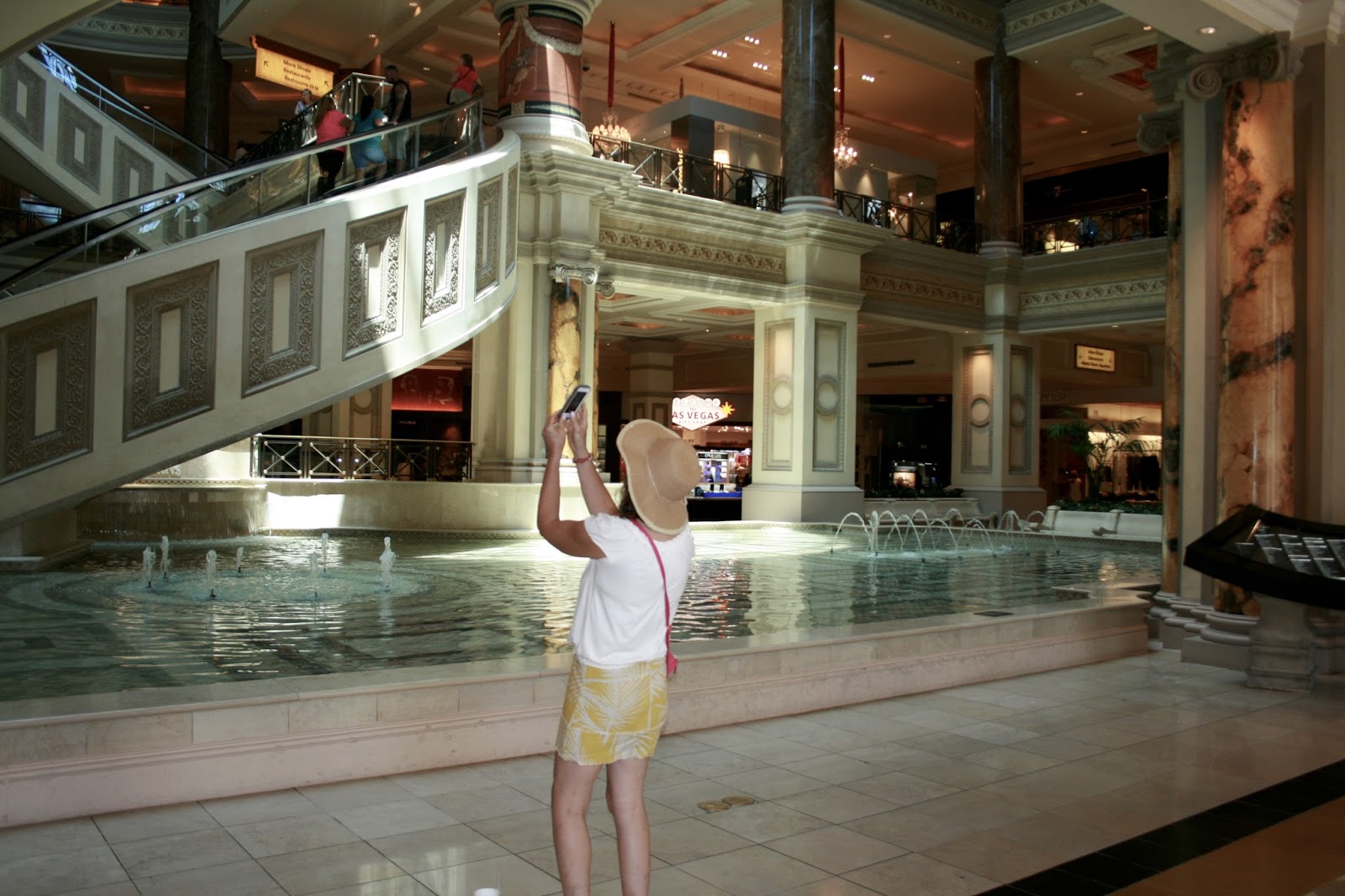 Louis Vuitton @ The Forum Shops Caesar's Las Vegas! Shop with Me! 