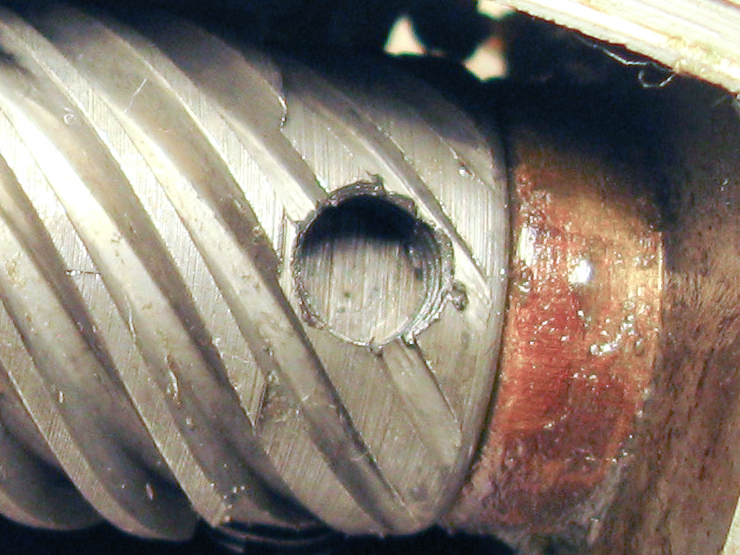 Industri Repair How to Rewire a Potted Motor, Part 18 Reinstalling the Armature and Worm