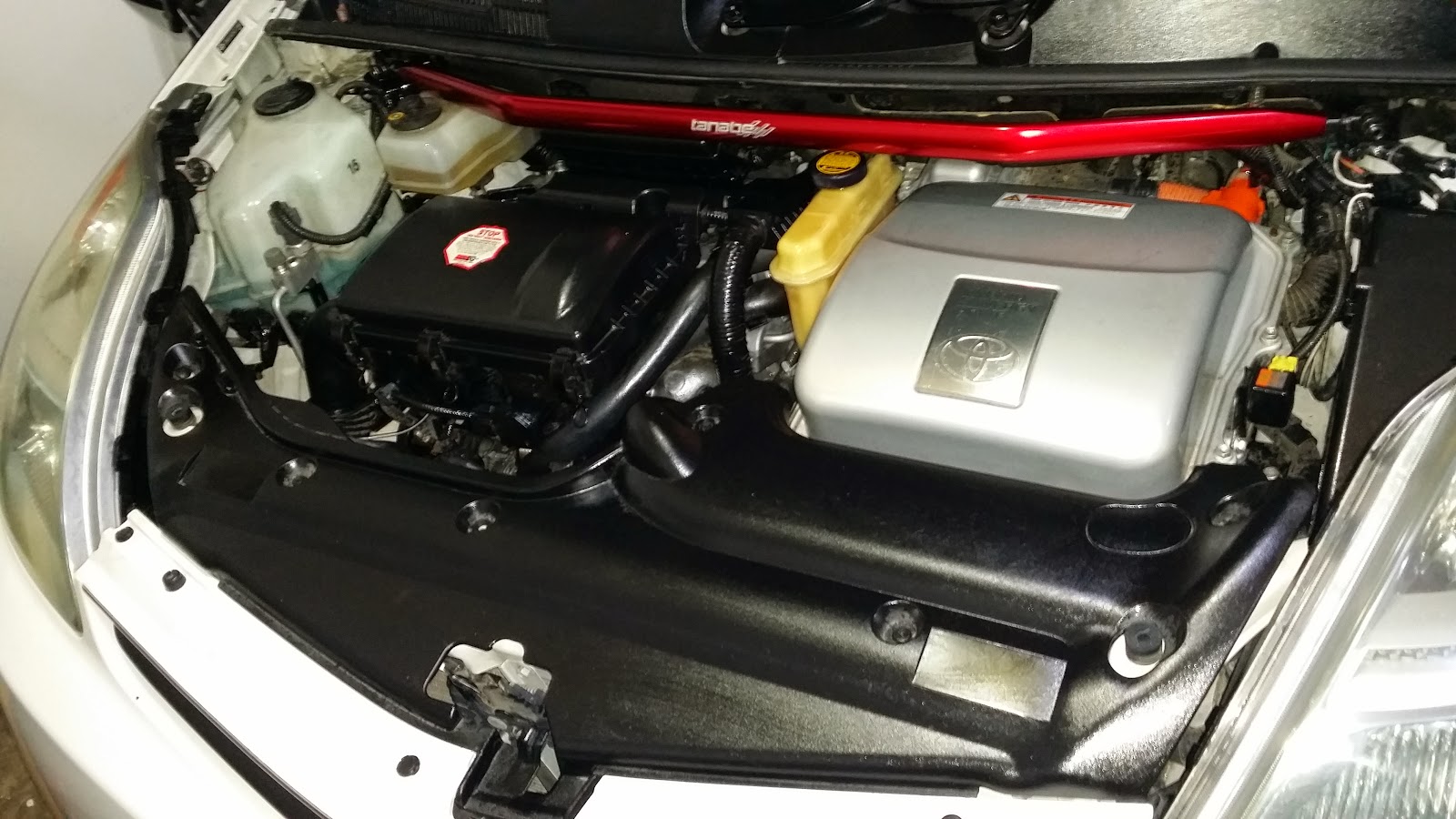 Carey Seznak's Portfolio: 2005 - 2009 Prius spark plugs change