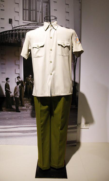 Ngam trang phuc cong an tu ngay quan sooc ao somi - Anh 6