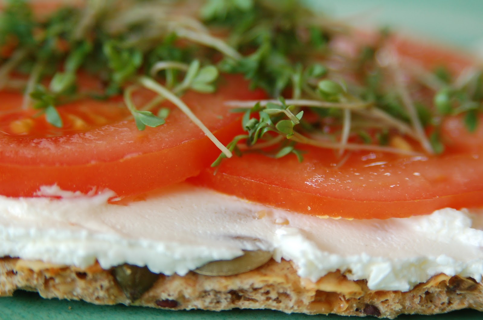 DO IT YOURSELF: KÄSE-KNÄCKEBROT