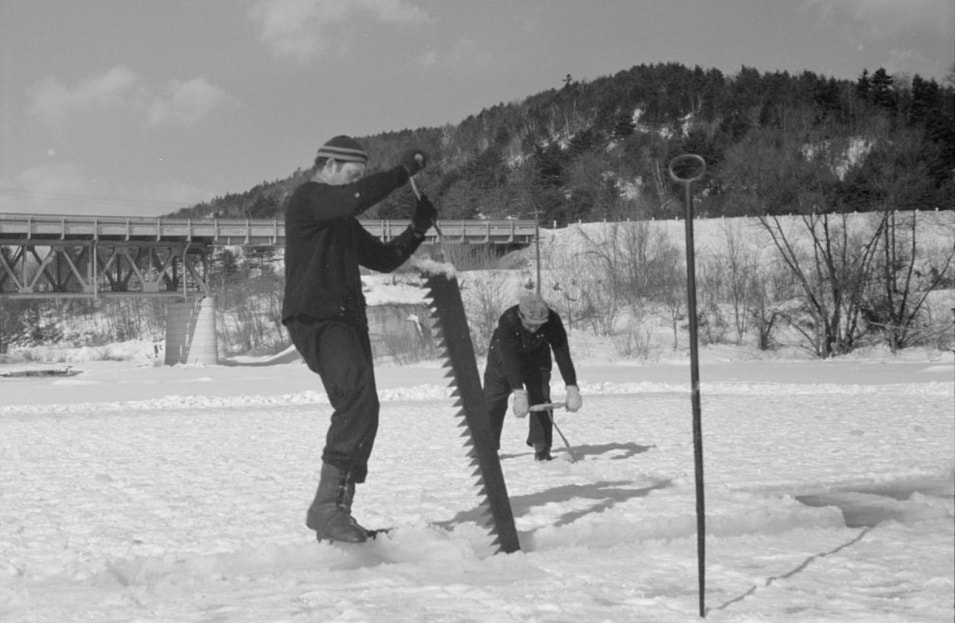 Vintage Photographs Capture the Ice Cutting Process on the Ottauquechee
