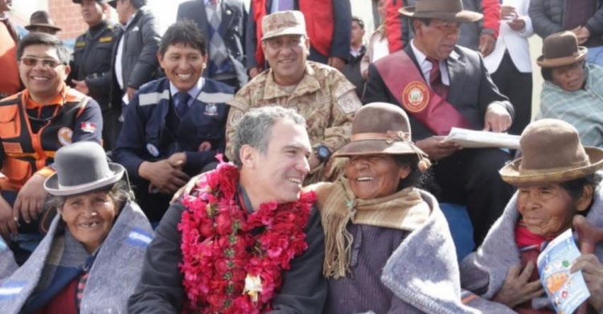 Ministro de Cultura supervisa en Puno labores de prevención ante heladas Ministro de Cultura supervisa en Puno labores de prevención ante heladas