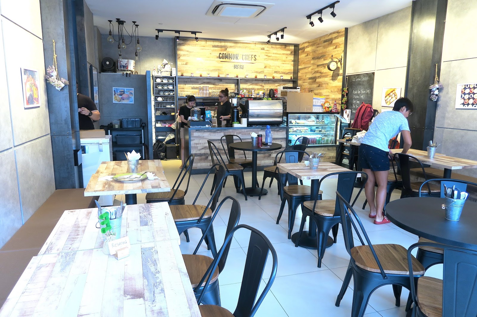 Common Chefs Cafe & Bakery Sembawang Kaiting Hearts