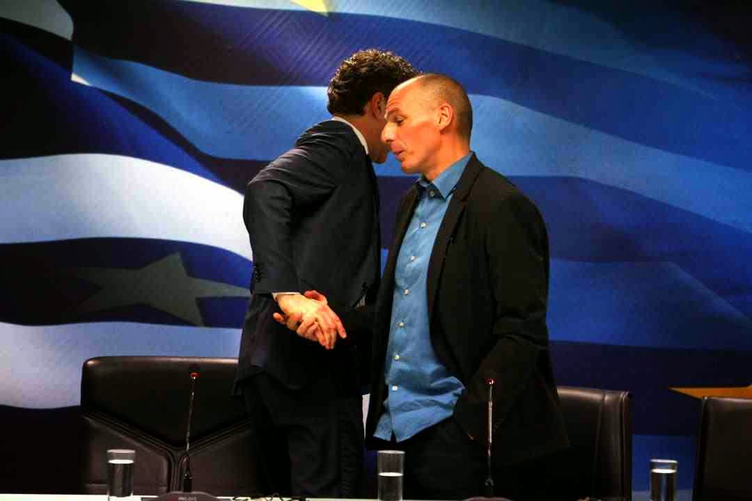 Το ηλεκτρισμένο «μπρα ντε φερ» Βαρουφάκη- Ντάισελμπλουμ (φωτό) Το ηλεκτρισμένο «μπρα ντε φερ» Βαρουφάκη- Ντάισελμπλουμ (φωτό)