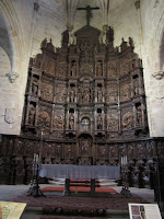 Retablo de madera de cedro.