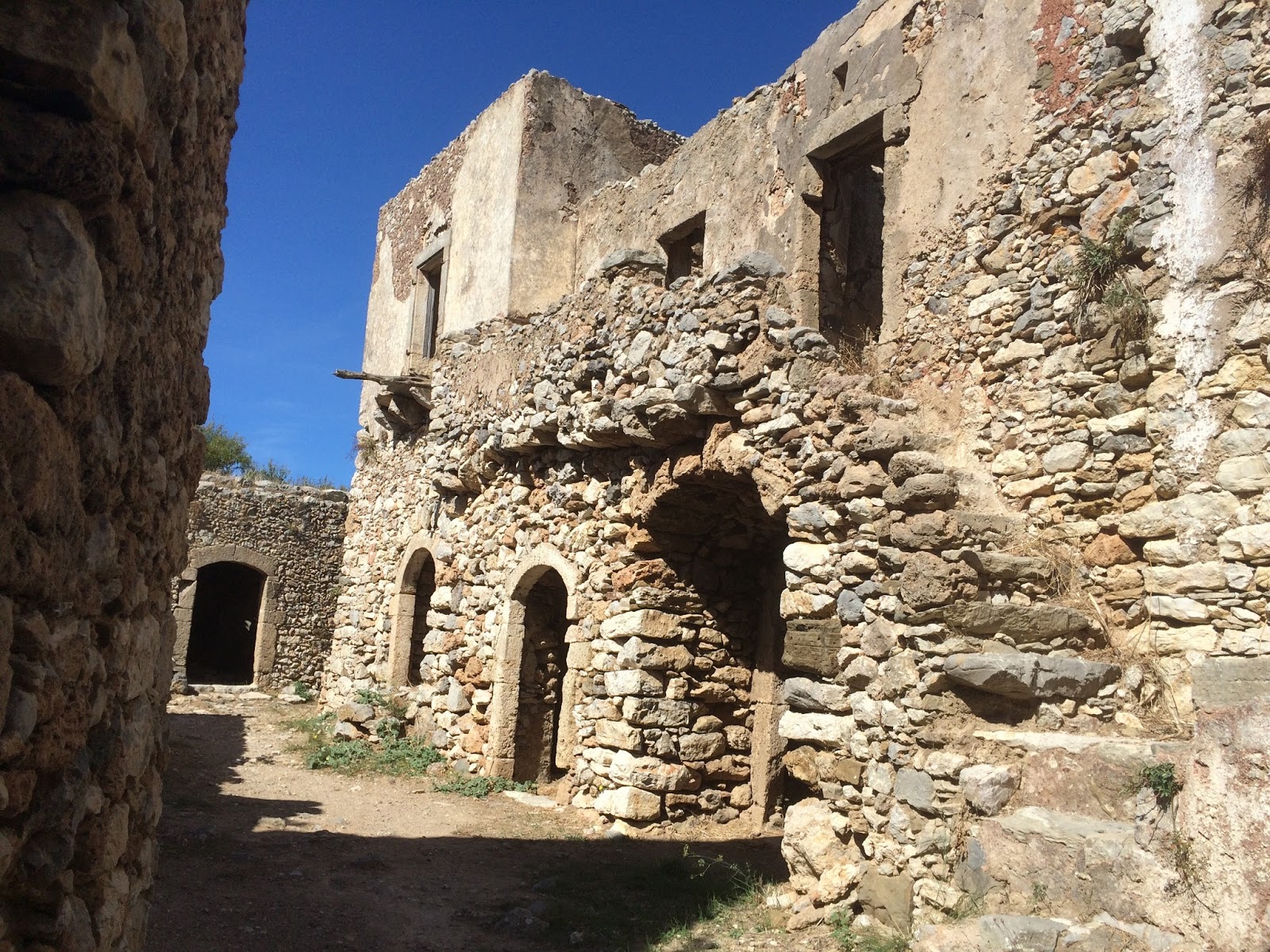 Defending the Crusader Kingdoms A Home in the Holy Land