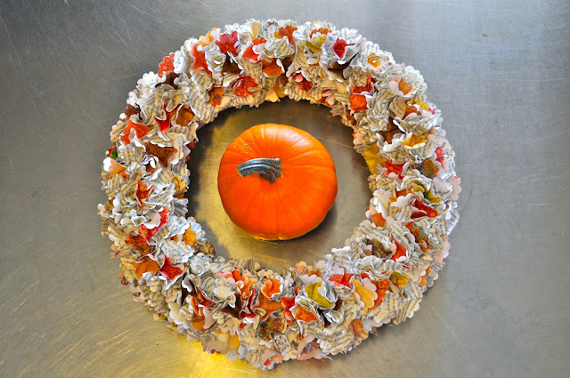 How to make a paper Thanksgiving wreath