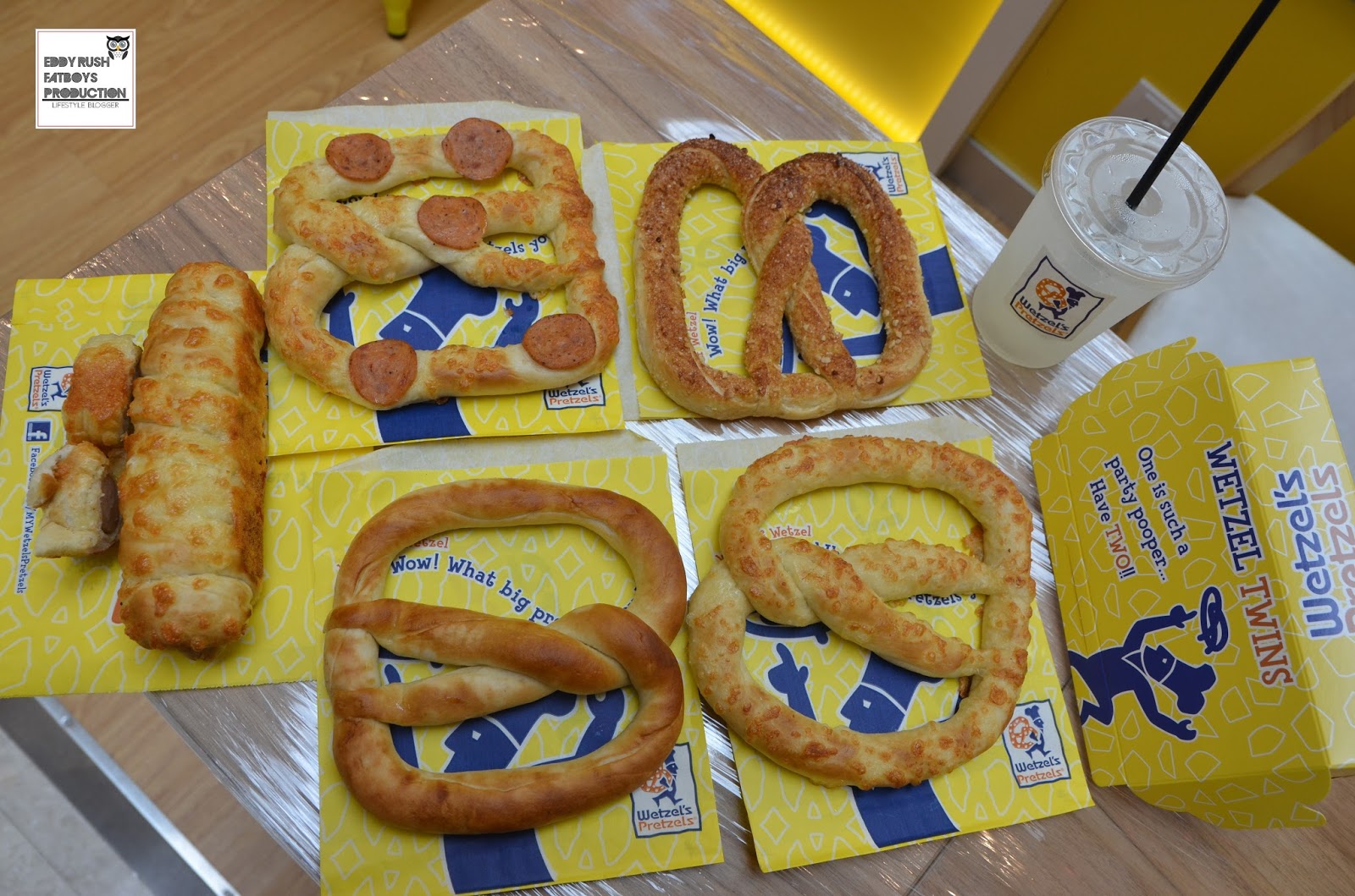 Wetzel's Pretzels , The Curve