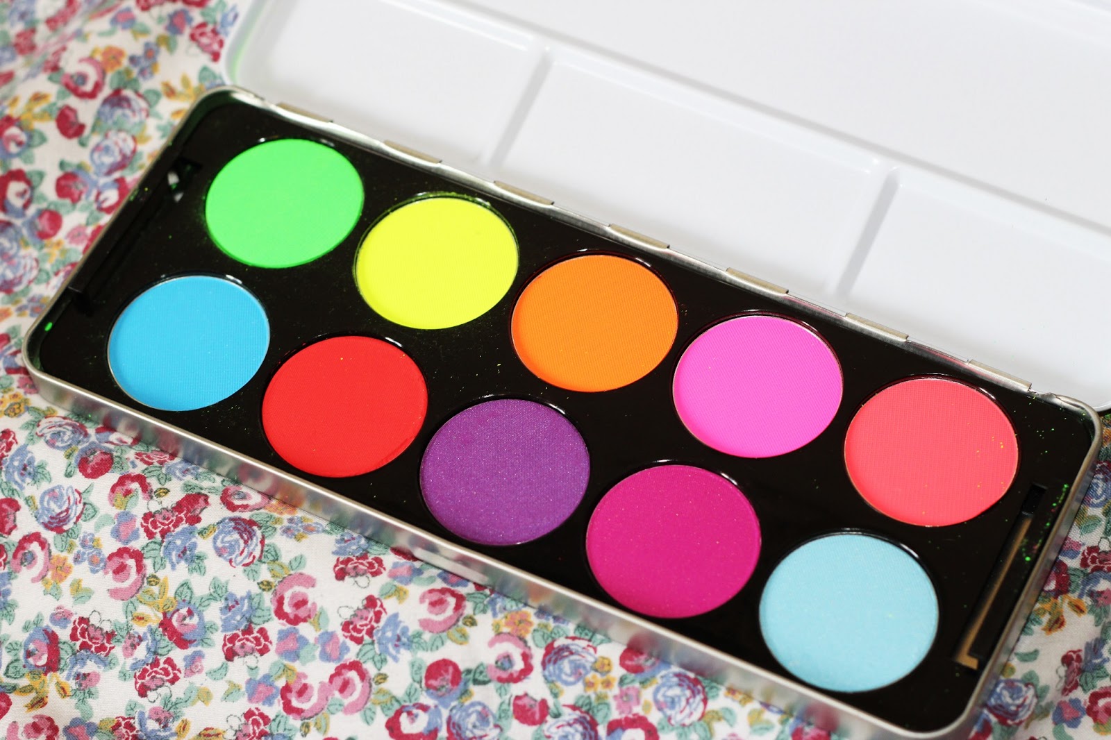 Studs and Dreams Stargazer Professional Vivid Eyeshadow Palette