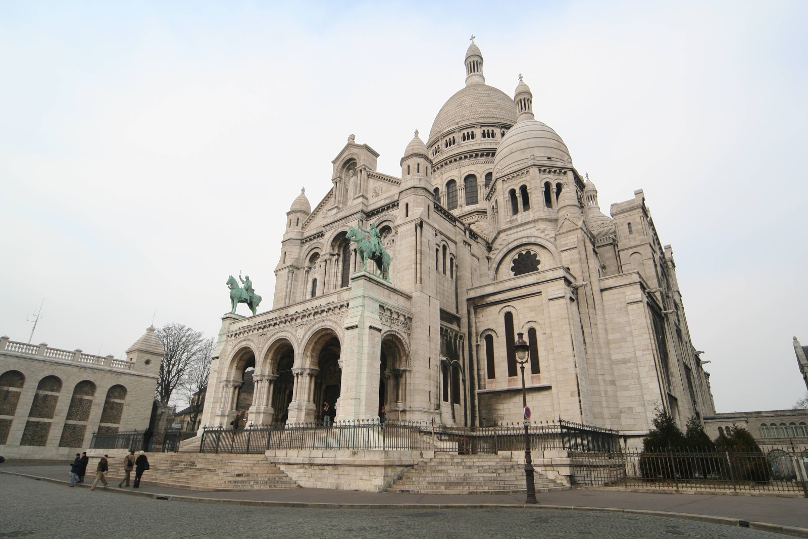 Famous World: Famous Attractions In Paris