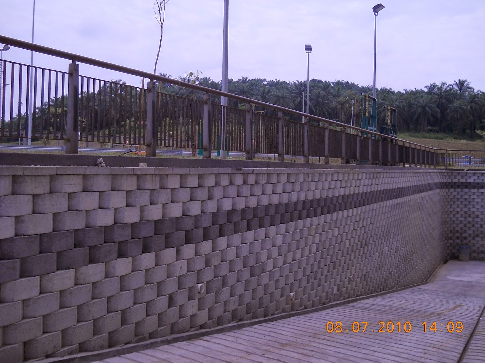 Erosion Control & Geosynthetic Reinforced Retaining Wall using Geogrid