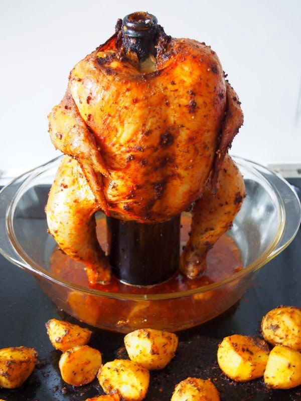 курица запеченная на банке в духовке целиком. курица на банке в духовке целиком. курица на банке в духовке целиком. курочка на банке в духовке. кура на банке в духовке.