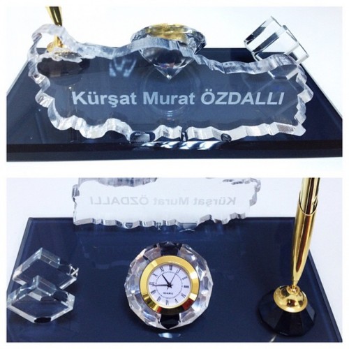 lazer islemeli kristal masa isimlikleri