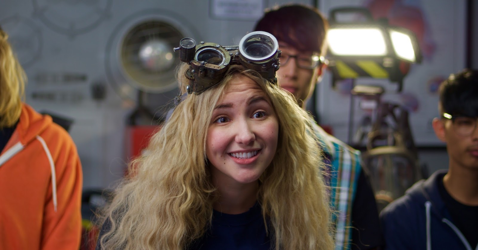 NickALive! Nickelodeon UK To Premiere New Movie "The Standoff" On